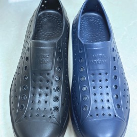 Lightweight & Stylish Men's EVA Clogs: Breathable, Non-Slip Comfort for All Seasons & Activities Lightweight & Stylish Men's EVA Clogs: Breathable, Non-Slip Comfort for All Seasons & Activities